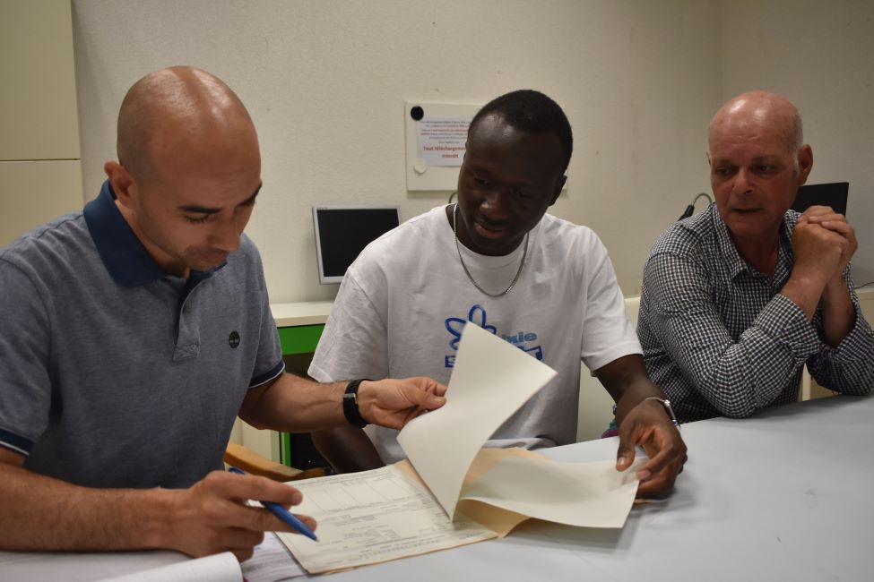 Maitre Saidani, l'étudiant et Nasser