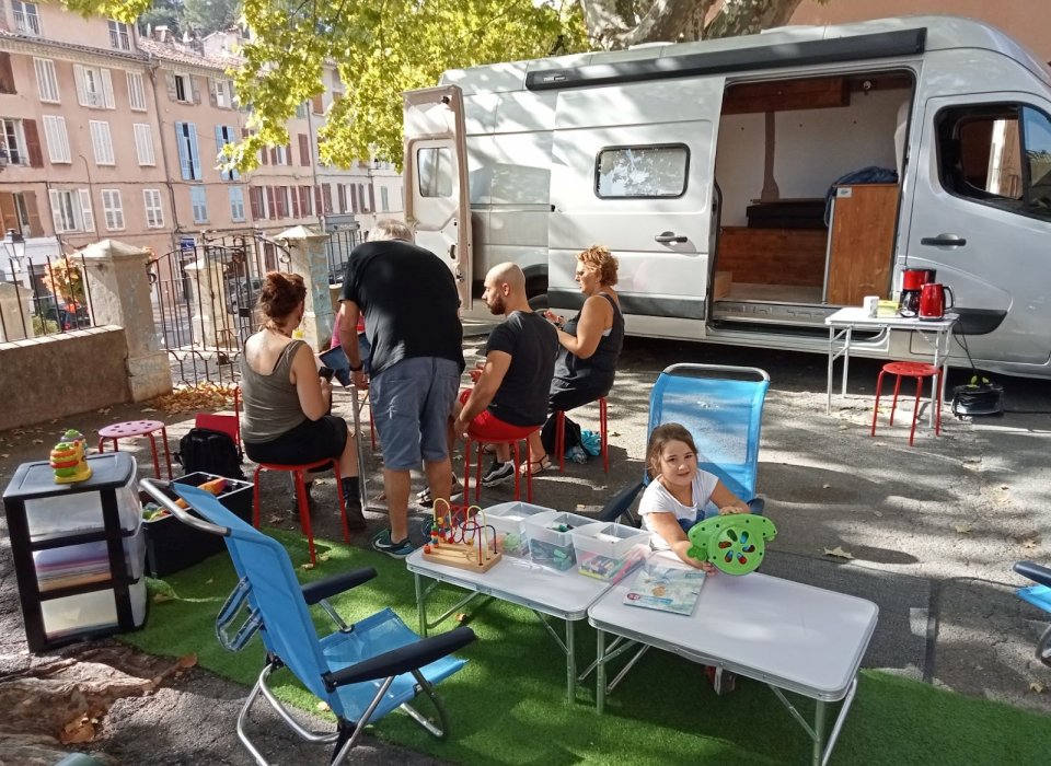 A Barjols, le nouveau camion et le nouvel emplacement rencontrent un franc succès