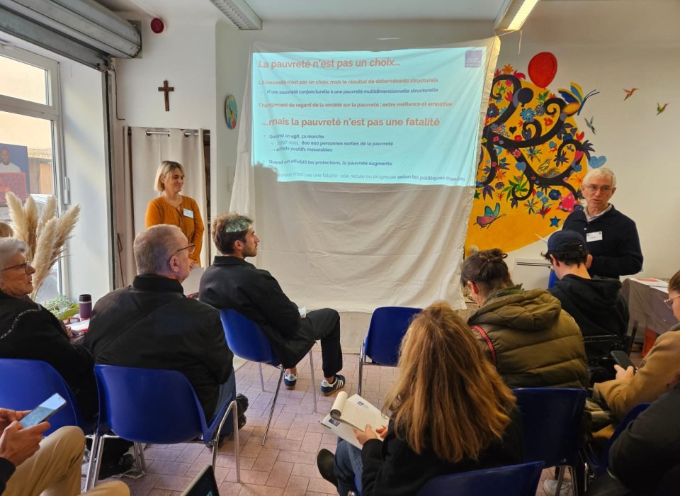 la conférence de presse dans les locaux de la Seyne/mer